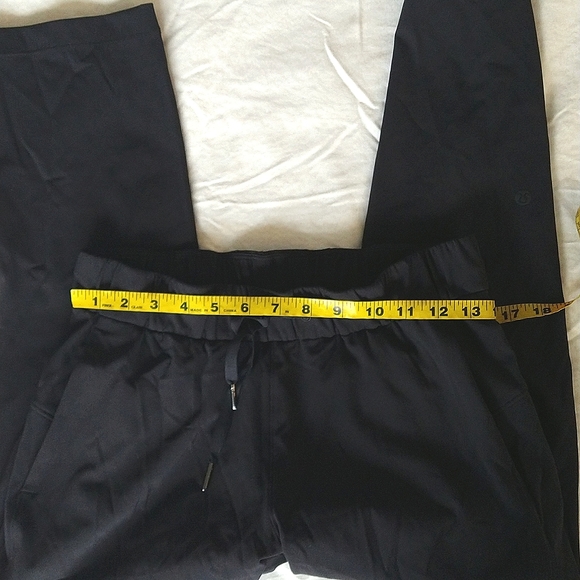 🍋 Lululemon Capris, size 4 - Picture 4 of 6